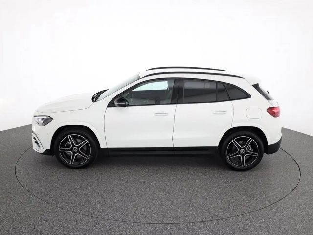 Mercedes-Benz GLA 200 4MATIC AMG Line GLA 200 d