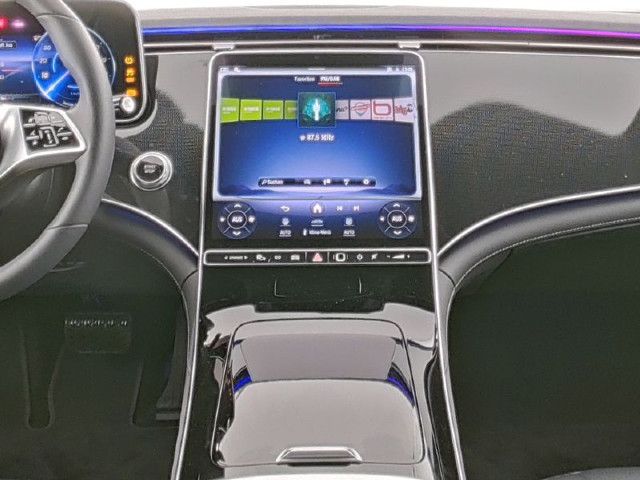 Mercedes-Benz EQE 300 Sedan