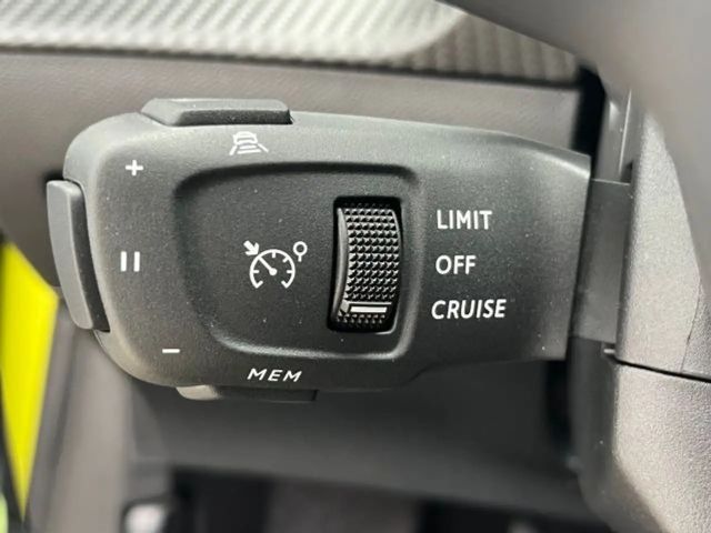 Peugeot E-208 GT-Line Hybrid