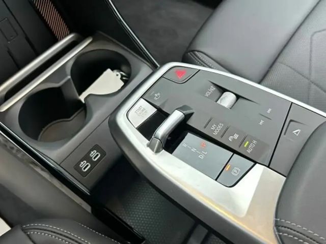 BMW 220 220d Active Tourer Luxury Line Sedan