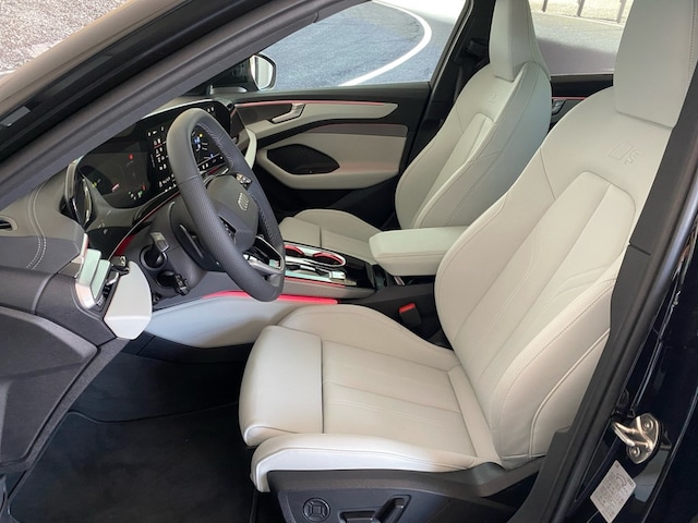 Audi A6 Avant Quattro S-Tronic