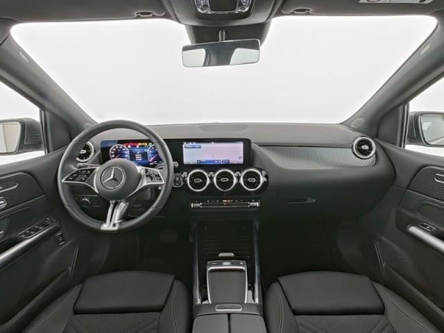 Mercedes-Benz B 180 Sedan