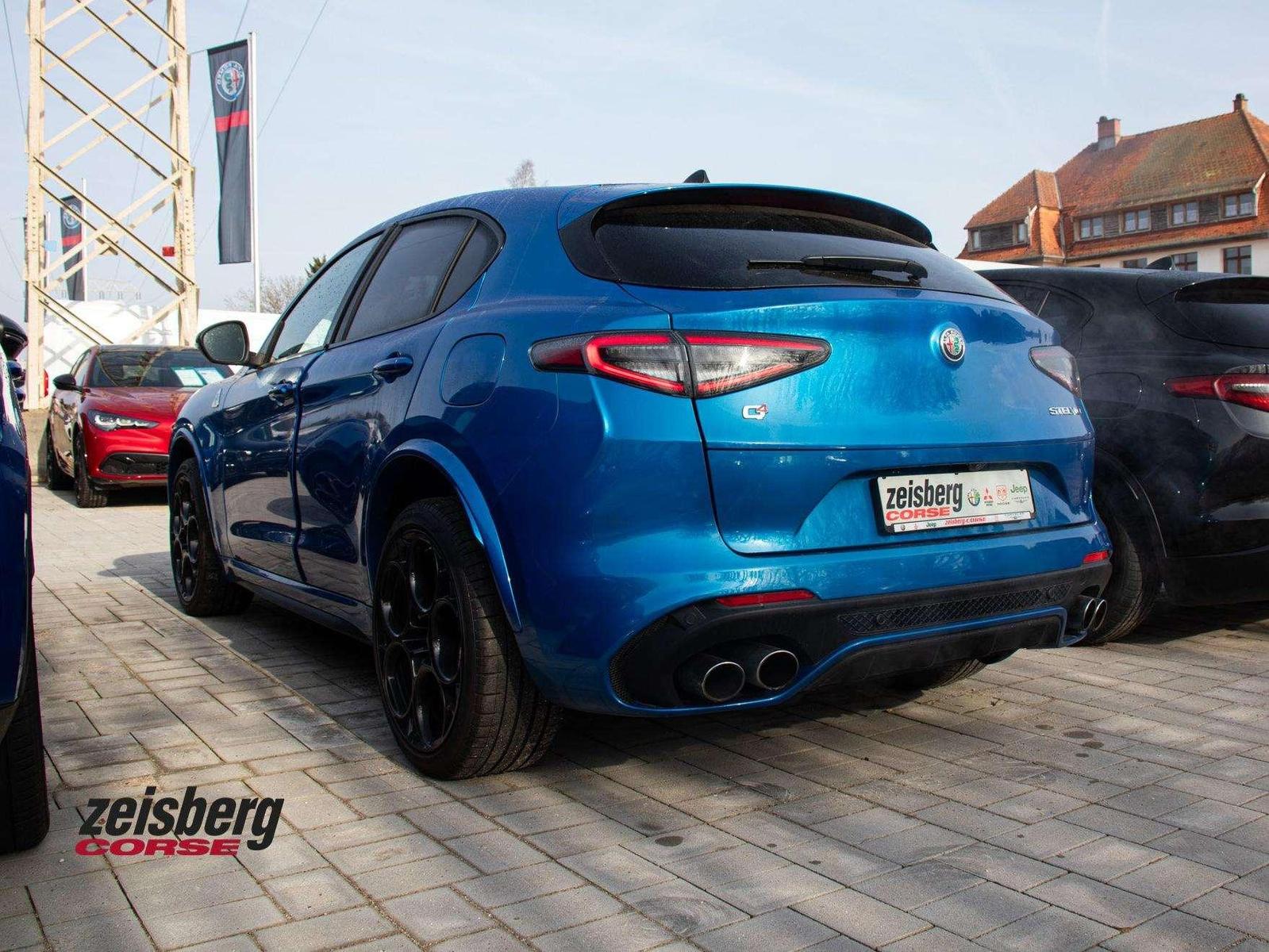 Alfa Romeo Stelvio AT8 Q4 Quadrifoglio Verde