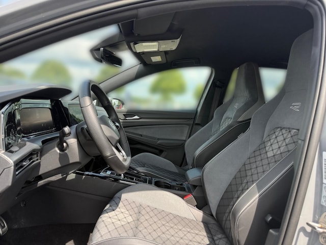 Volkswagen Golf 1.5 eTSI Golf VIII R-Line