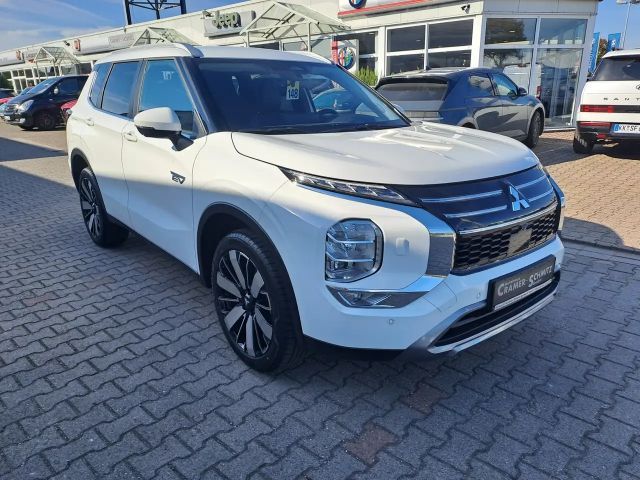 Mitsubishi Outlander 4WD PHEV
