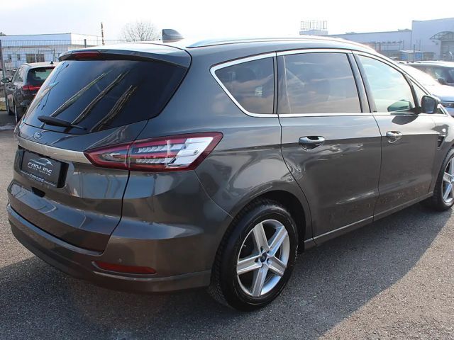 Ford S-Max Titanium