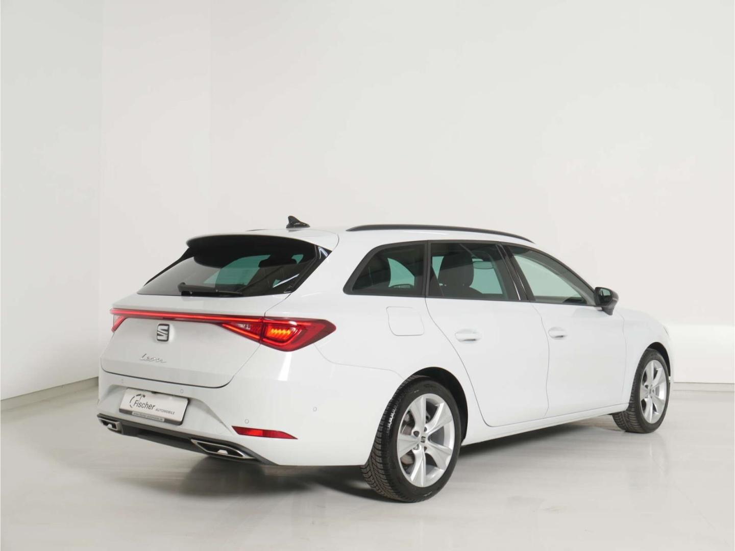 Seat Leon 2.0 TDI DSG FR-lijn Sportstourer