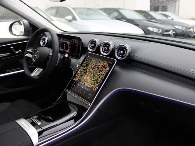 Mercedes-Benz C 200 AMG Line Sedan