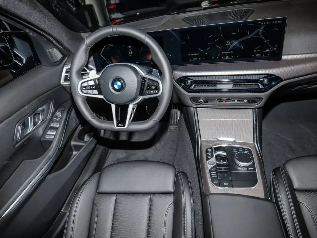 BMW 320 320i M-Sport Sedan