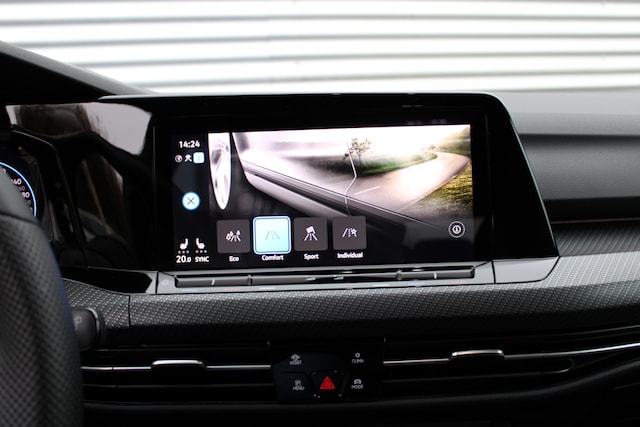 Volkswagen Golf 1.5 eTSI DSG IQ.Drive