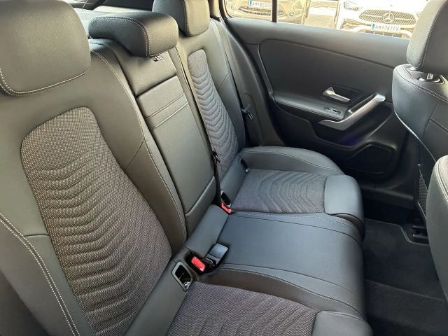 Mercedes-Benz A 180 Hatchback Progressive