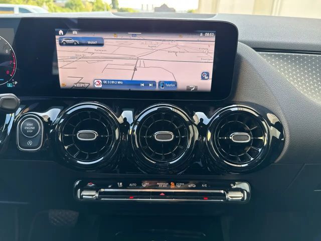 Mercedes-Benz GLA 200 PTS Cam Navi Wide LED SHZ EASY-PACK