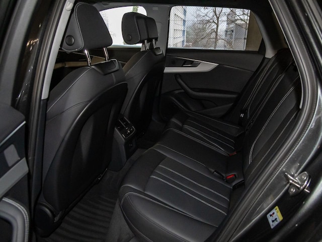 Audi A4 40 TFSI Avant Quattro S-Line S-Tronic