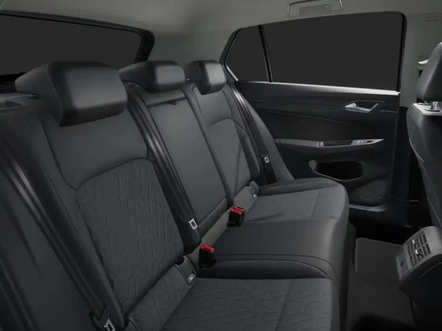 Volkswagen Golf 1.5 eTSI DSG