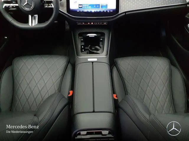 Mercedes-Benz E 220 AMG Line E 220 d Sedan