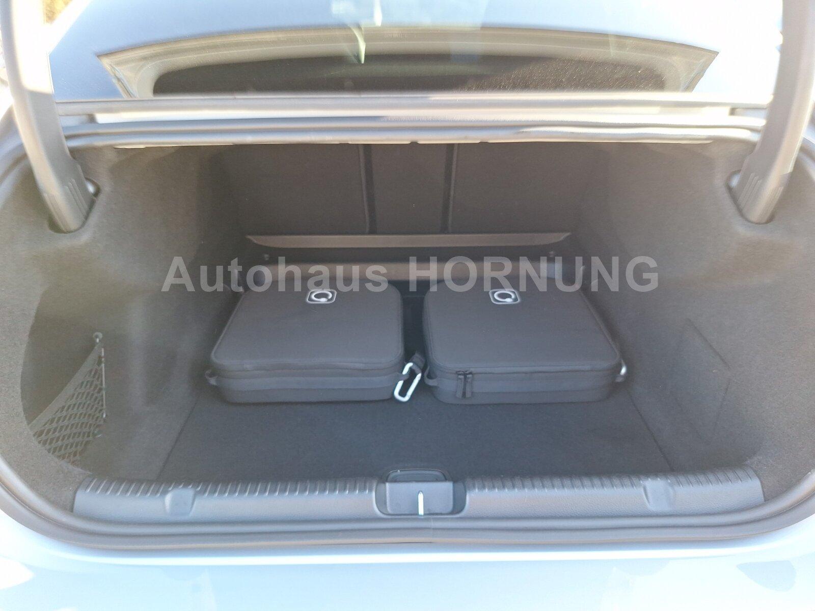 Mercedes-Benz EQE 300 AMG Line Sedan