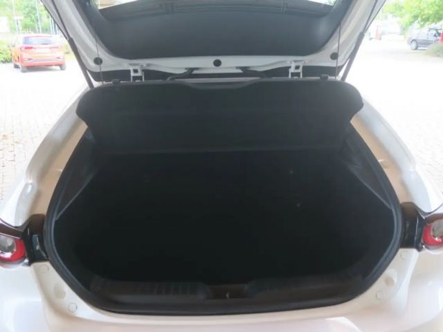 Mazda 3 Exclusive-line