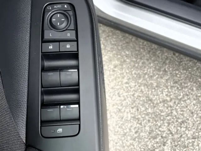 Toyota C-HR Active Hybride VVT-i