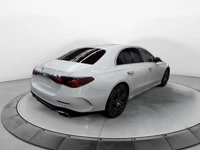 Mercedes-Benz E 220 AMG Line E 220 d Sedan