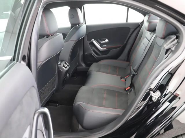 Mercedes-Benz A 250 4MATIC AMG Line