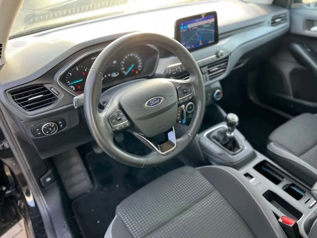 Ford Focus Cool & Connect EcoBoost Wagon