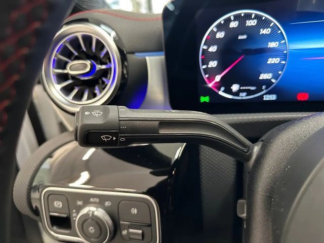 Mercedes-Benz CLA 200 AMG Line Coupé