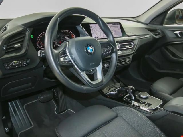 BMW 118 118i Sedan Sport Line