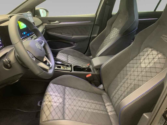 Volkswagen Golf 1.5 eTSI Golf VIII R-Line