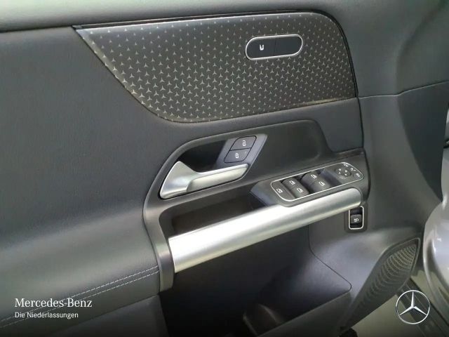 Mercedes-Benz B 200 Progressive Sedan