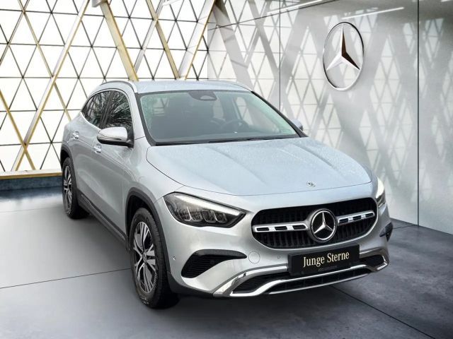 Mercedes-Benz GLA 200 Progressive