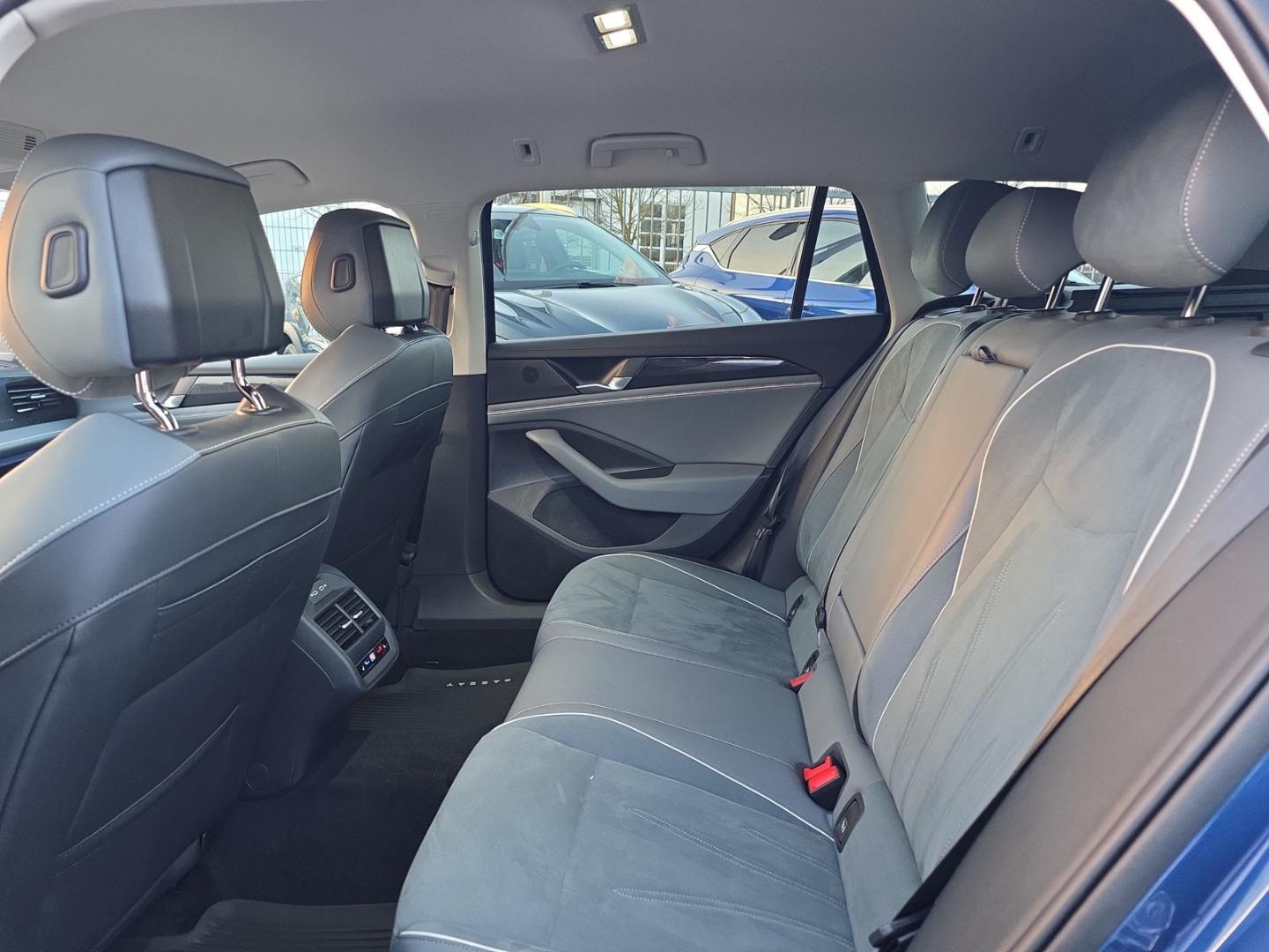 Volkswagen Passat 1.5 eTSI Business Variant