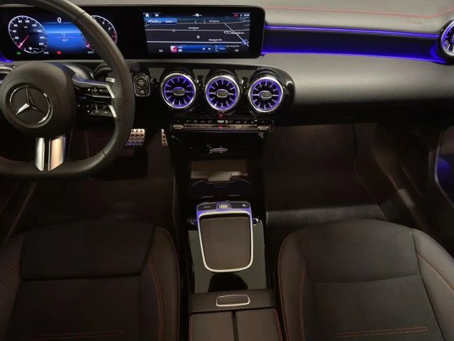 Mercedes-Benz CLA 200 AMG Line Coupé