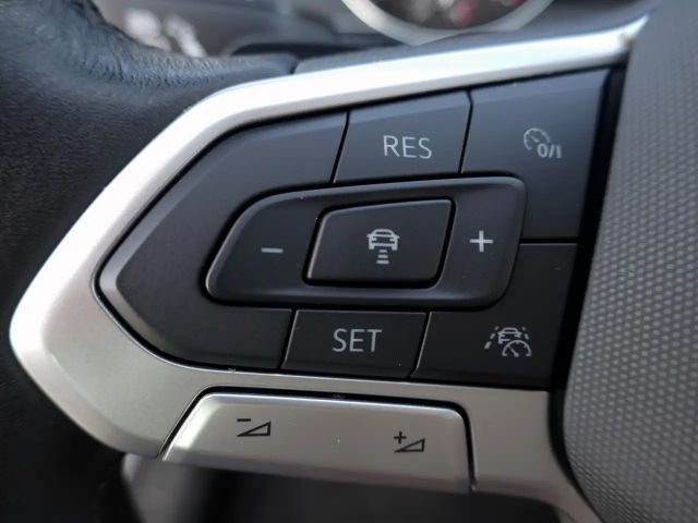 Volkswagen Passat 1.5 TSI Business DSG Variant