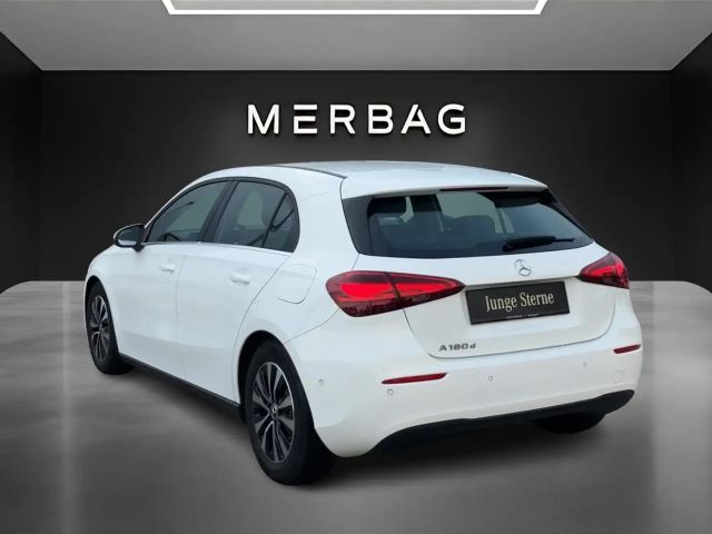 Mercedes-Benz A 180 A 180 d Hatchback