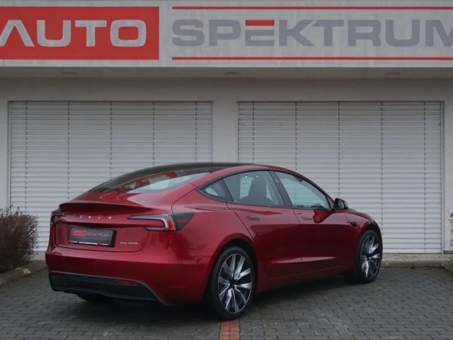 Tesla Model 3 AWD Long Range