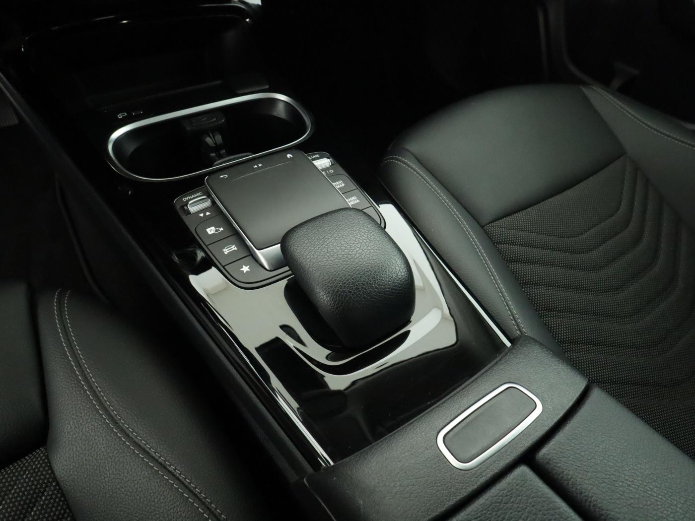 Mercedes-Benz A 250 A 250 e