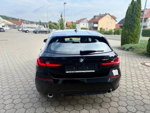 BMW 120 120i Sedan