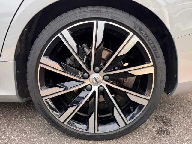 Volvo V60 Dark Hybrid Ultimate