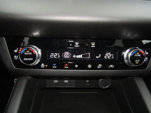 Mitsubishi Outlander 2.4L TOP NAVI LEDER SHZ ACC PDC RFK PANORAMA