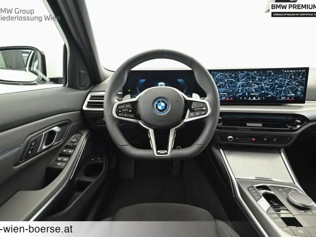 BMW 330 330e xDrive