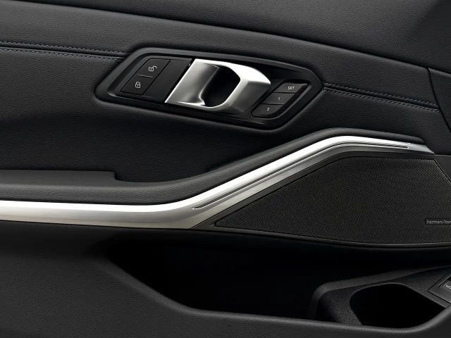 BMW 330 330i M-Sport Sedan xDrive