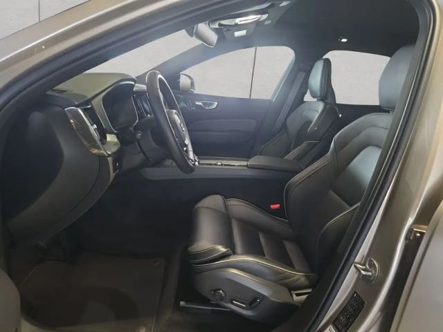 Volvo XC60 Dark Plus