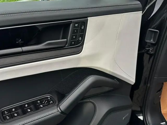 Porsche Cayenne Black Edition Coupé