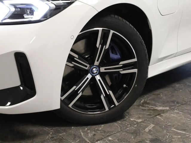 BMW 330 330e M-Sport Sedan