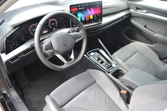 Volkswagen Golf DSG Pro Style Variant