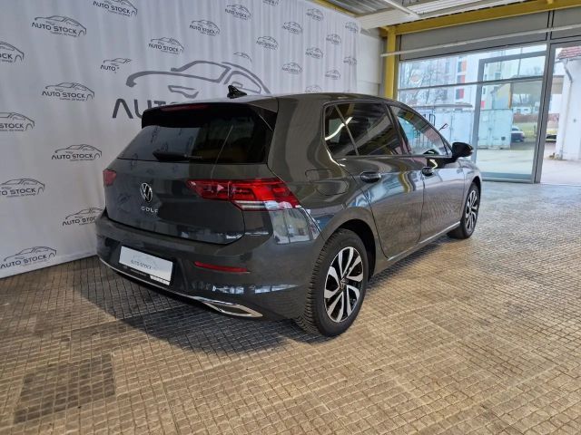 Volkswagen Golf 1.5 TSI