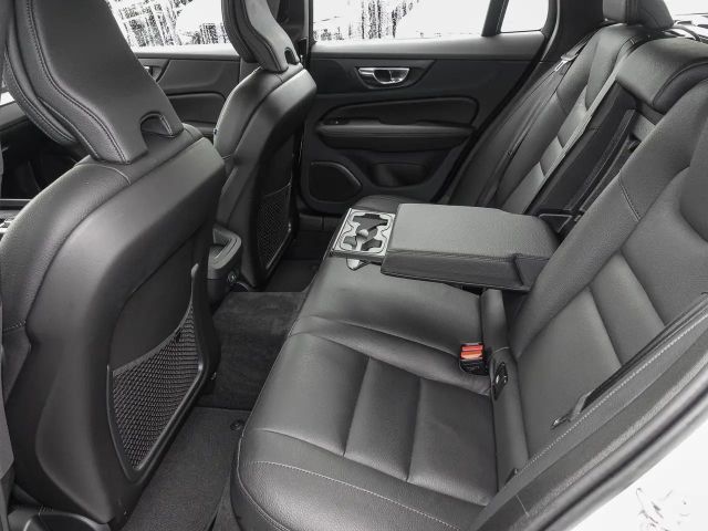 Volvo V60 Cross Country AWD Plus