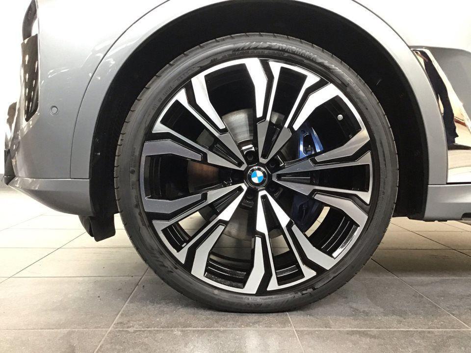 BMW X7 M60i xDrive