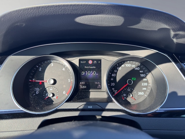 Volkswagen Passat 2.0 TDI Business DSG Variant