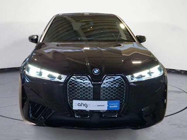BMW iX xDrive40